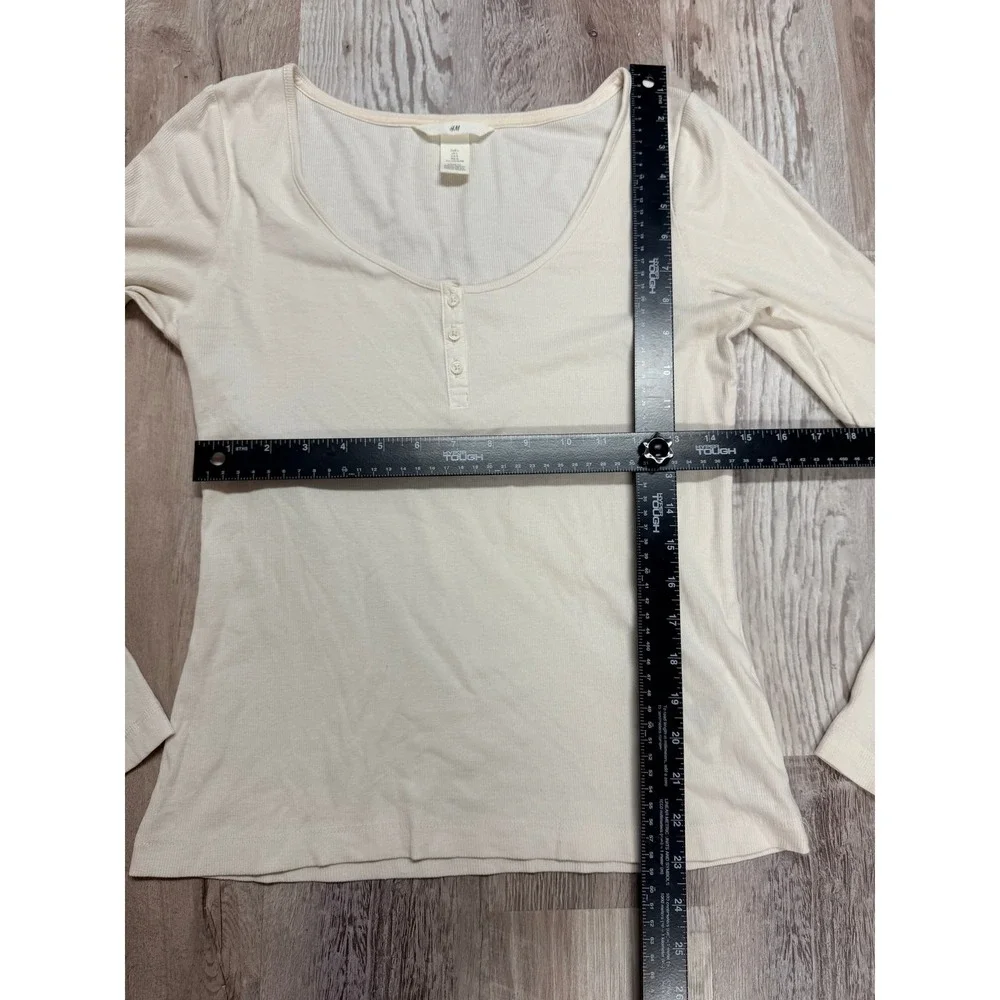 H&M Ribbed Long Sleeve Henley Top Women Large Cream Scoop Neck Basic - Picture 4 of 6